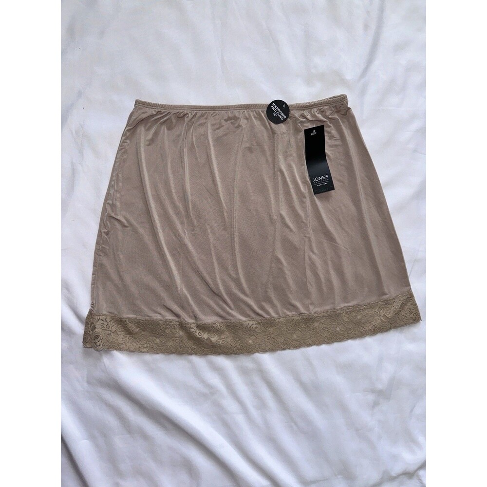 Jones New York Women's Microfiber Anti-Cling L Half Slip with Lace Hem